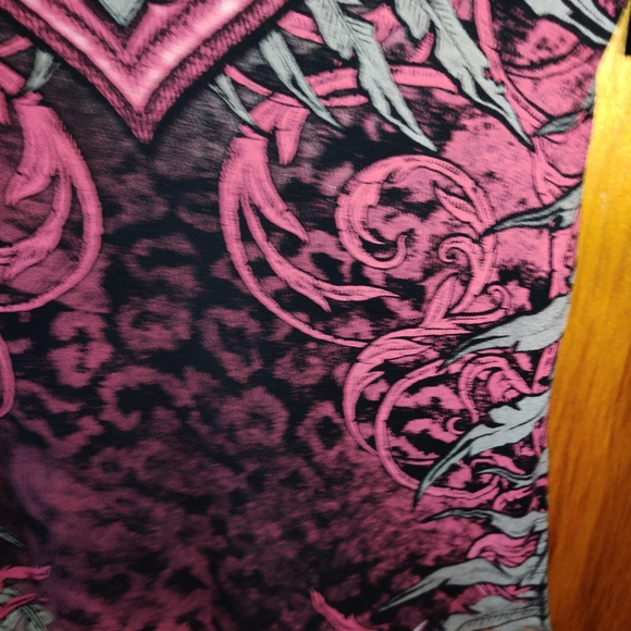 Women's size med Archaic shirt - Picture 6 of 8